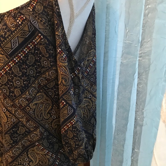 Cold shoulder blouse - Picture 2 of 4